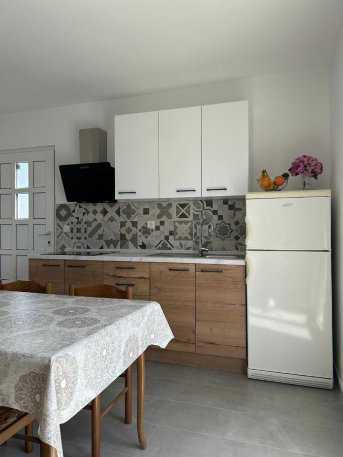 Apartments Ljubomir 로고즈니차 외부 사진