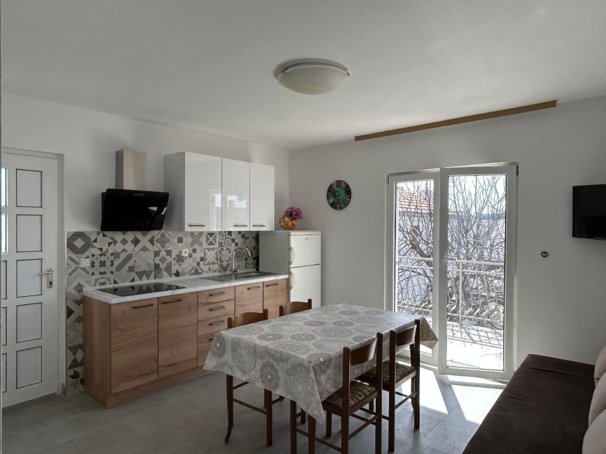 Apartments Ljubomir 로고즈니차 외부 사진