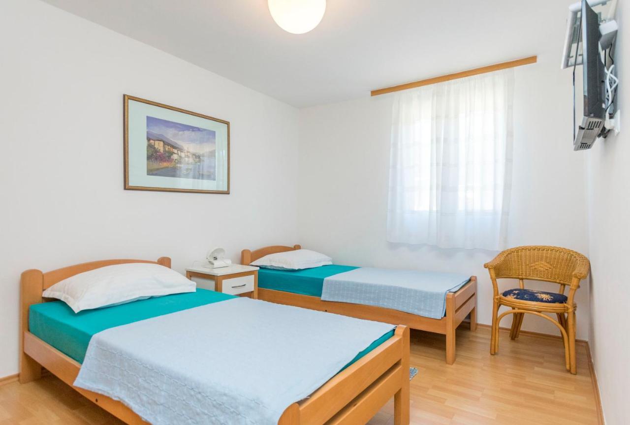 Apartments Ljubomir 로고즈니차 외부 사진