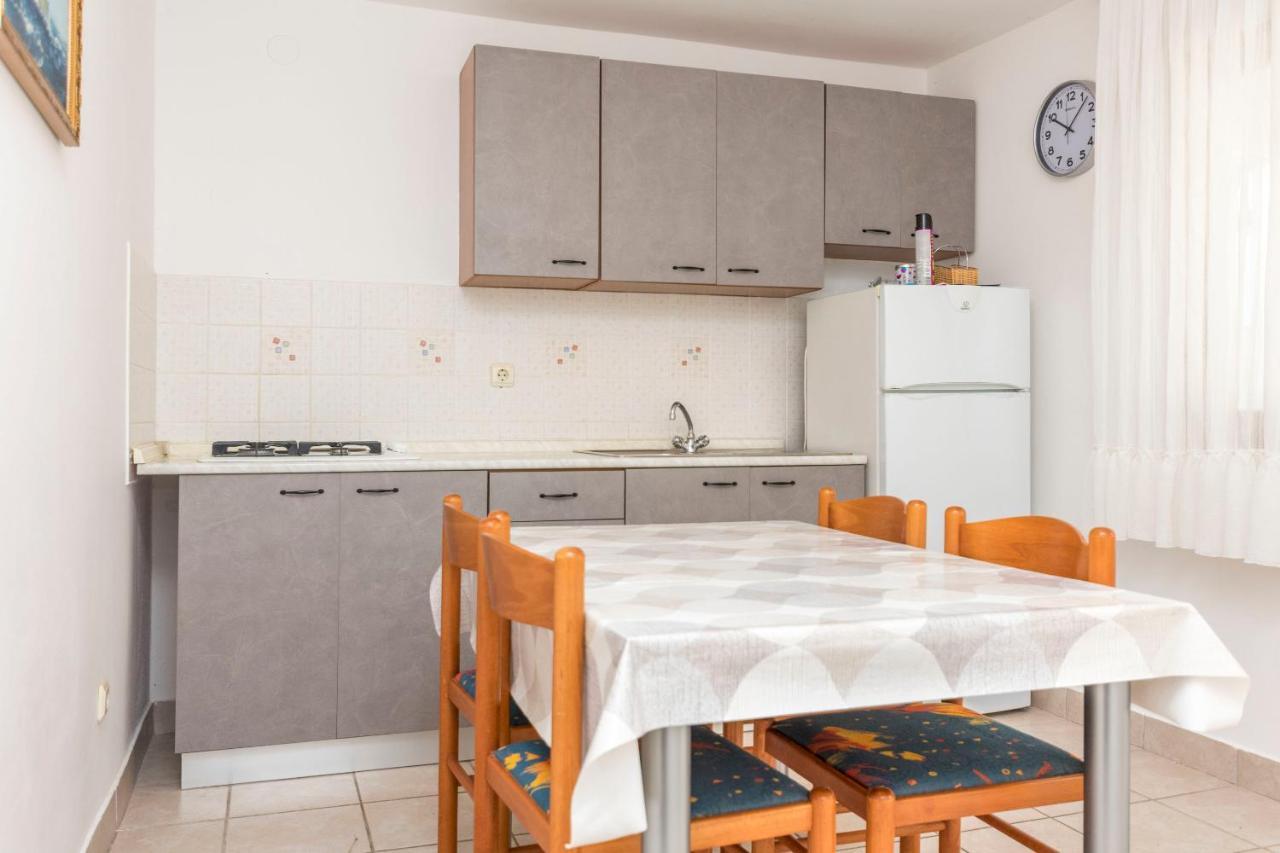 Apartments Ljubomir 로고즈니차 외부 사진